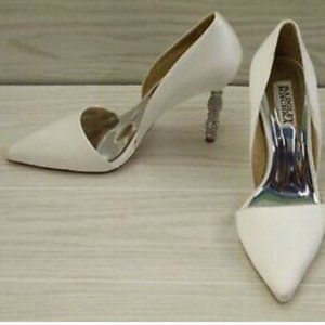 Badgley Mischka 7.5 White Satin Bridal Pumps